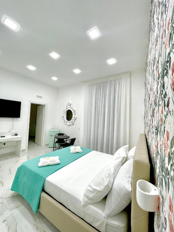 לינה וארוחת בוקר נאפולי Virgy House מראה חיצוני תמונה