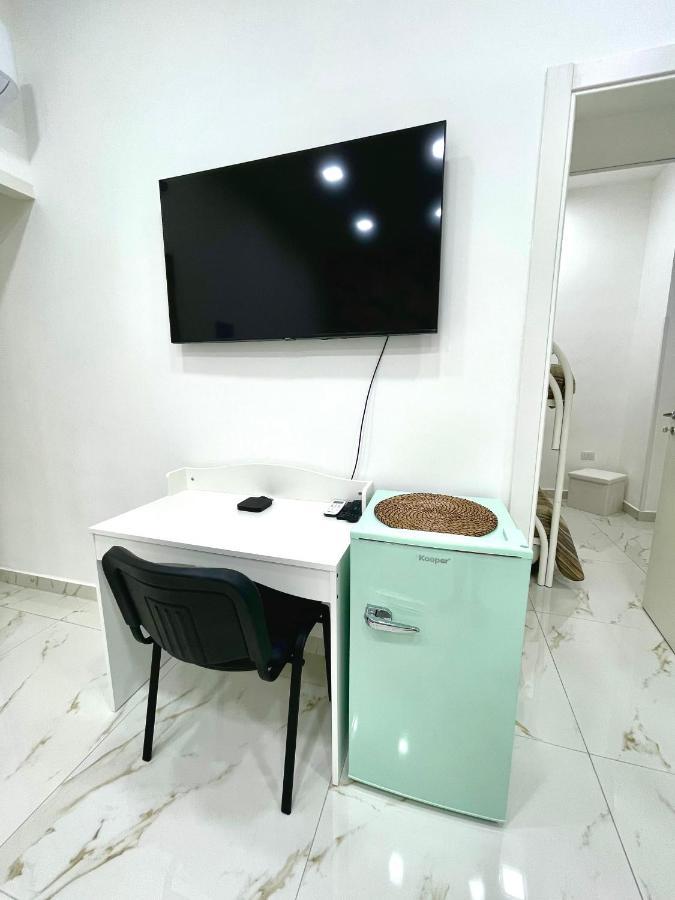 לינה וארוחת בוקר נאפולי Virgy House מראה חיצוני תמונה